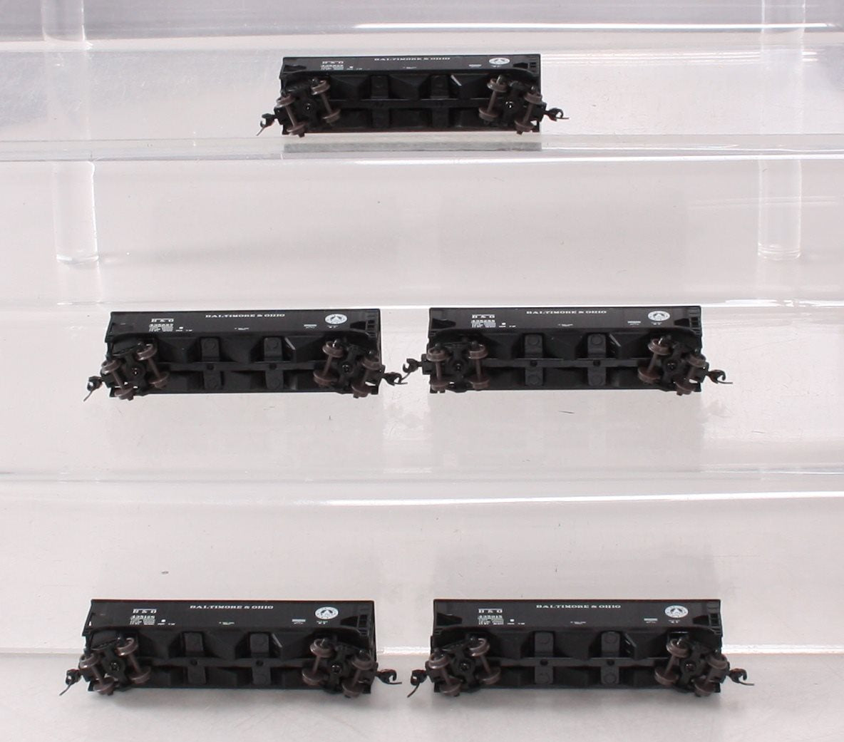 Athearn 11953 N Baltimore and Ohio 3-Bay Offset Hopper with Coal Load #1 (5)