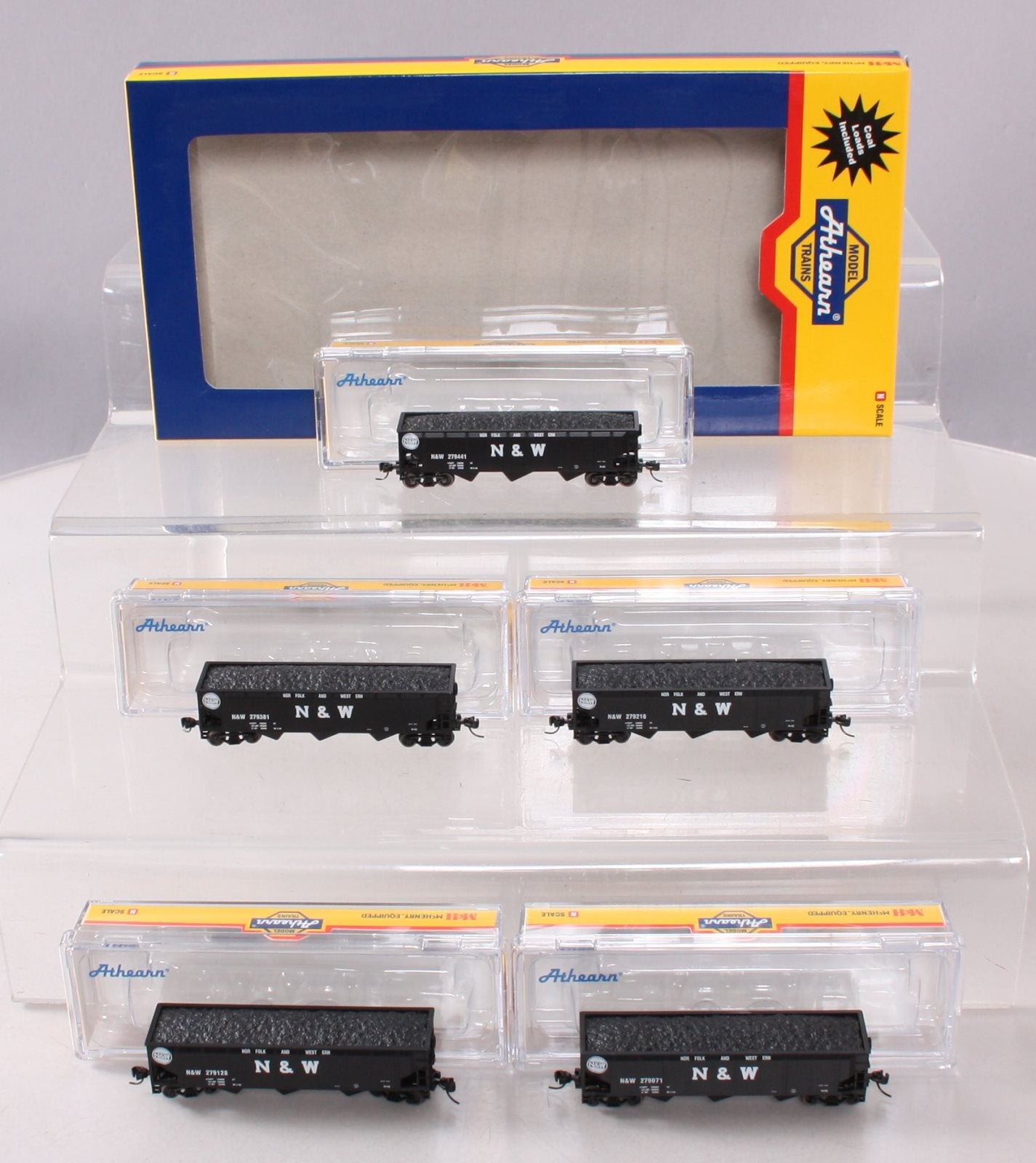 Athearn 11964 N Norfolk and Western 3-Bay Offset Hopper with Coal Load #2 (5)