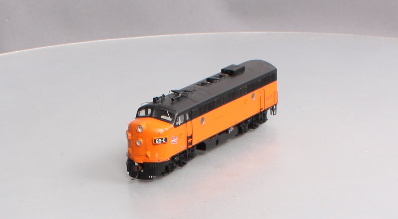 Athearn G12433 HO Milwaukee F7A Diesel Locomotive w/DCC & Sound #69-C