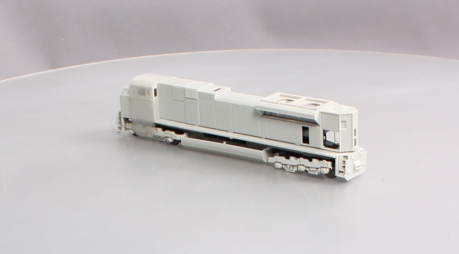 Athearn G68601 HO Undecorated/BNSF SD70ACe Diesel Locomotive