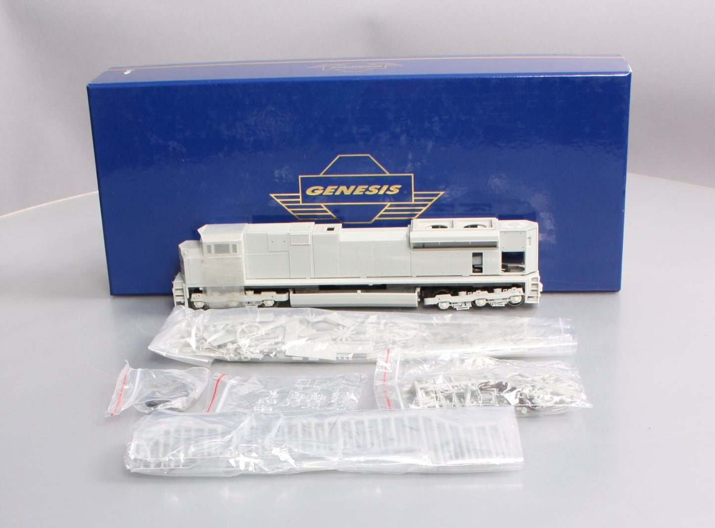 Athearn G68601 HO Undecorated/BNSF SD70ACe Diesel Locomotive w/DCC & Sound