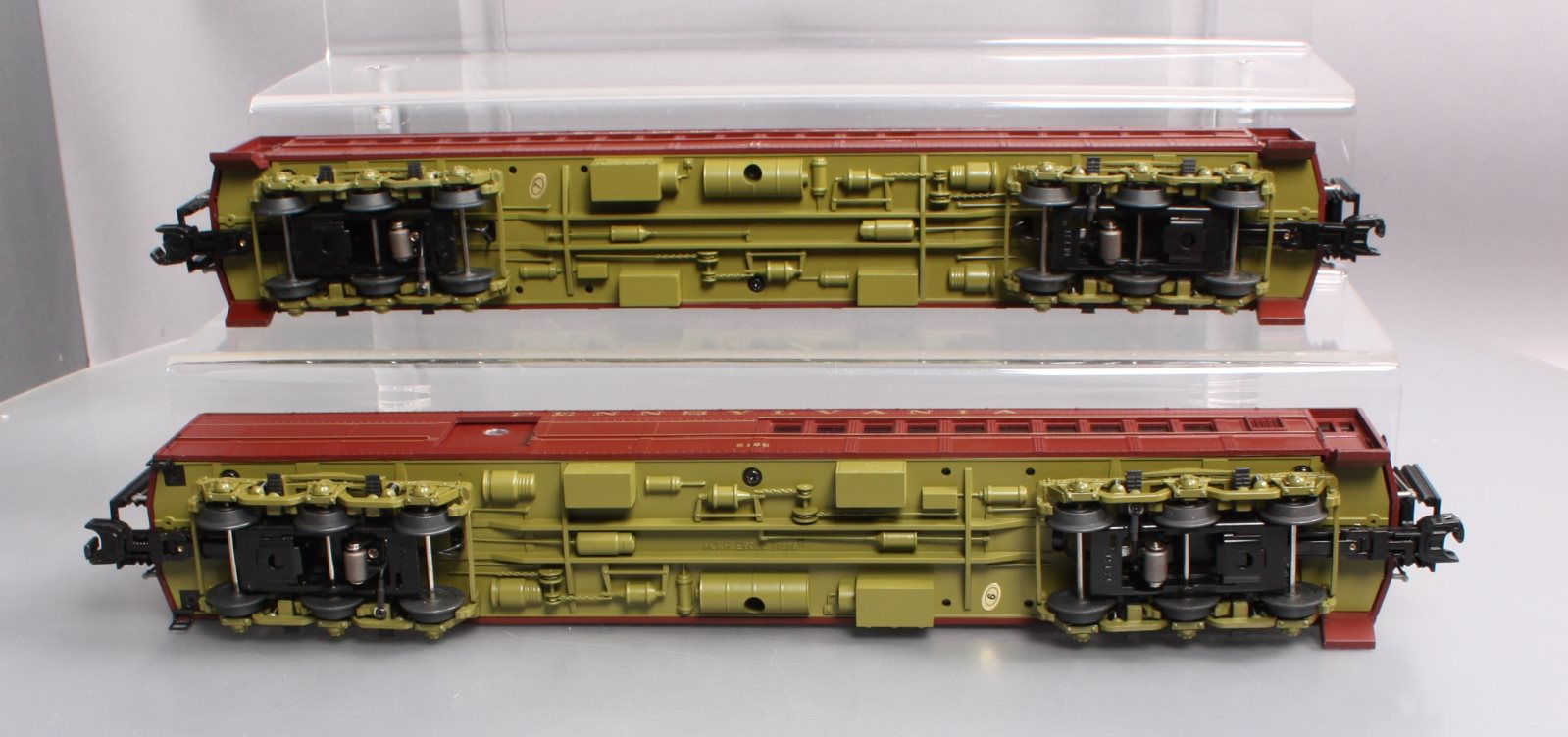 MTH 20-4187 O Pennsylvania 70' Madison Comb/Diner Passenger Car Set (Set of 2)