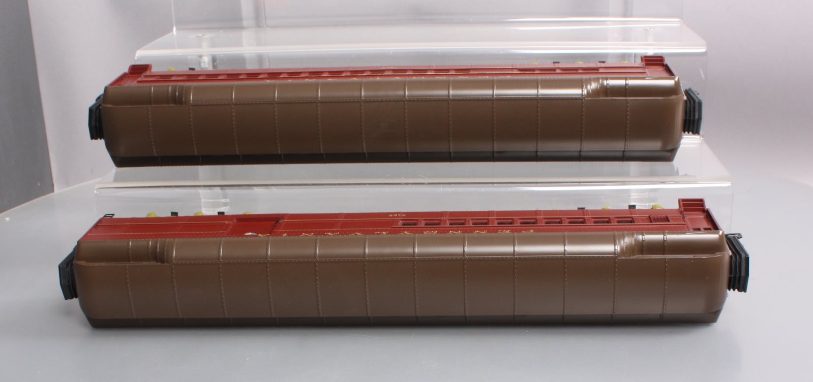 MTH 20-4187 O Pennsylvania 70' Madison Comb/Diner Passenger Car Set (Set of 2)