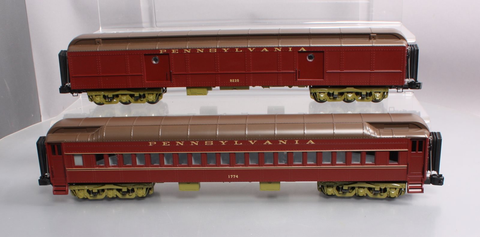 MTH 20-4487 O Pennsylvania 70' Madison Baggage/Coach Passenger Set (Set of 2)