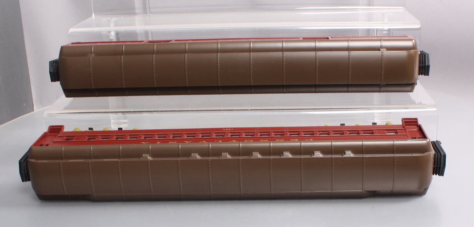 MTH 20-4487 O Pennsylvania 70' Madison Baggage/Coach Passenger Set (Set of 2)