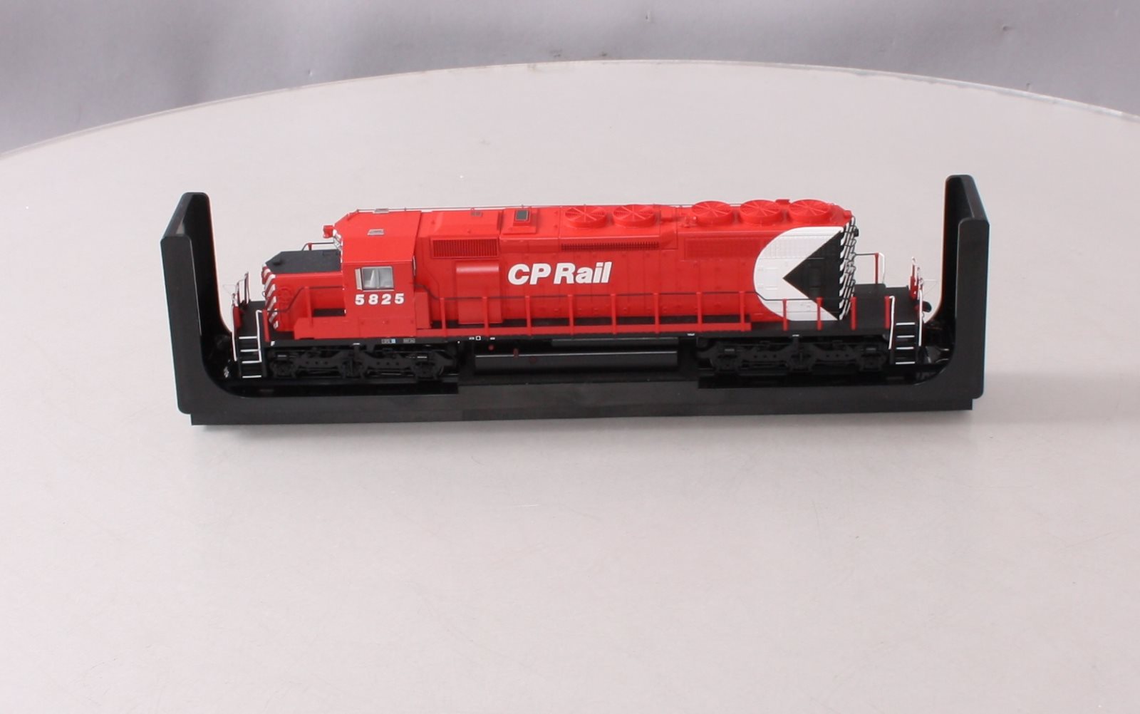 Bowser 24482 HO CP Rail GMD SD40-2 Diesel #5825 w/DCC & LokSound