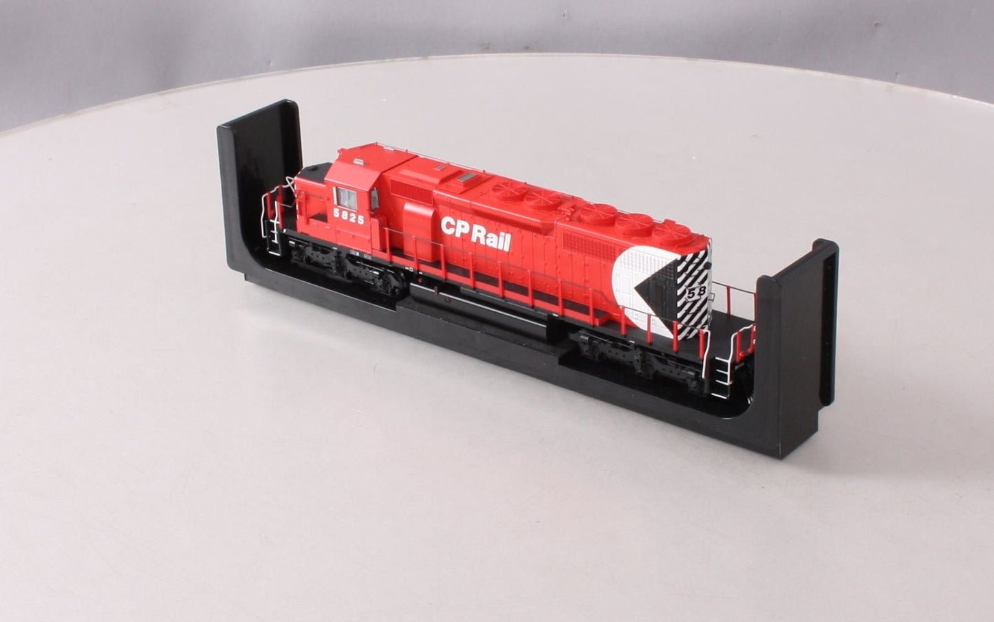 Bowser 24482 HO CP Rail GMD SD40-2 Diesel #5825 w/DCC & LokSound