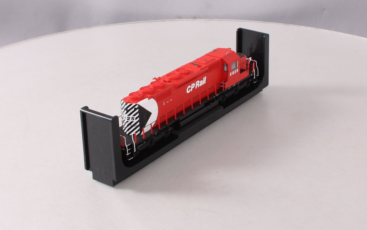 Bowser 24482 HO CP Rail GMD SD40-2 Diesel #5825 w/DCC & LokSound