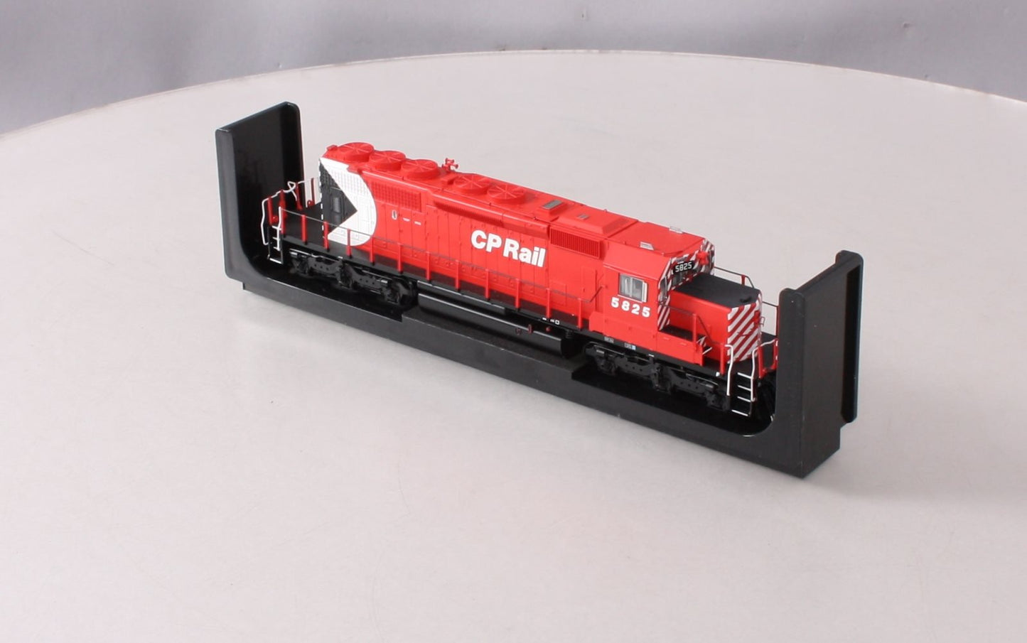 Bowser 24482 HO CP Rail GMD SD40-2 Diesel #5825 w/DCC & LokSound