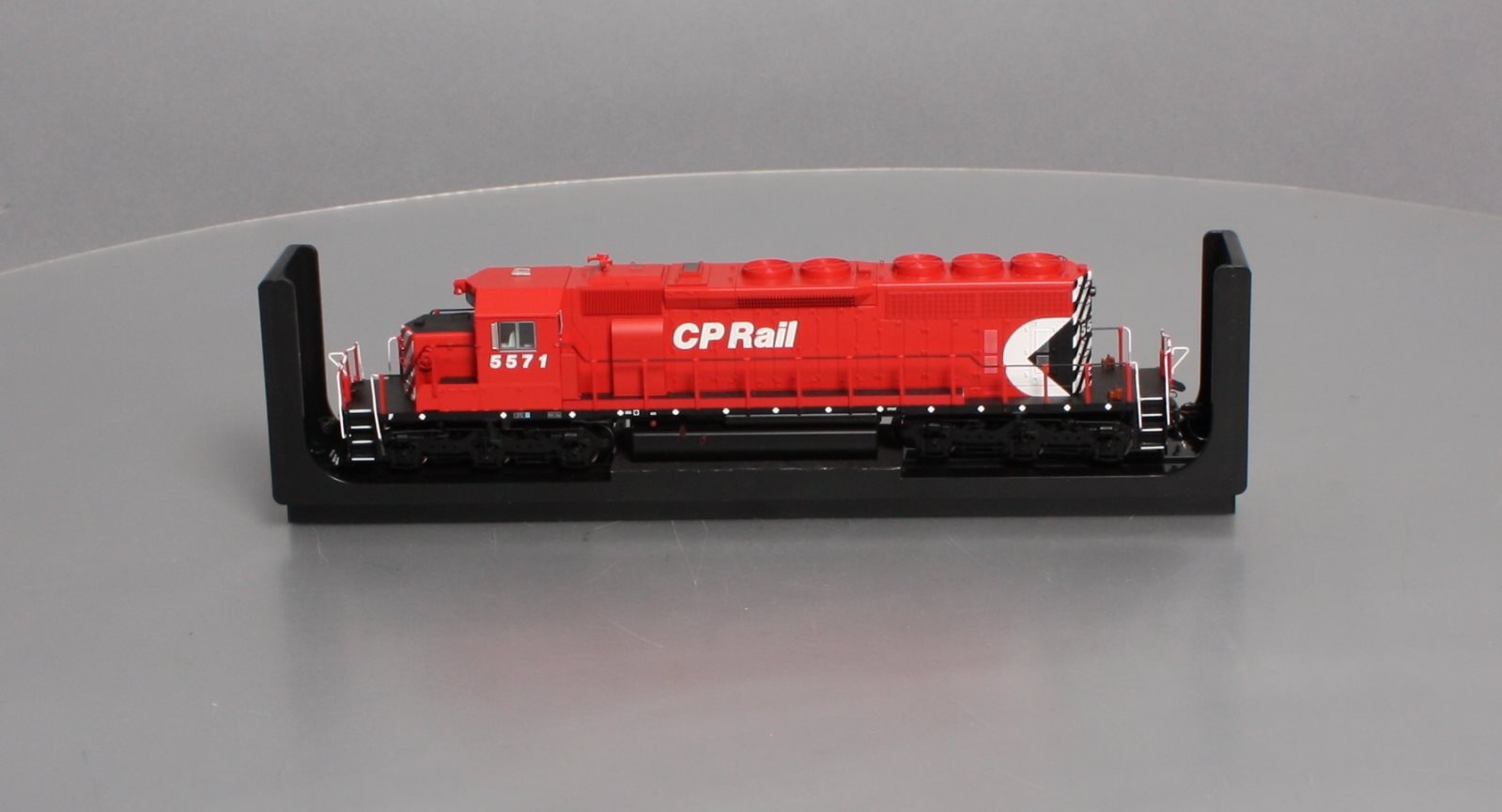 Bowser 24466 HO Scale CP Rail GMD SD40-2 Diesel Engine #5571 with DCC & Sound