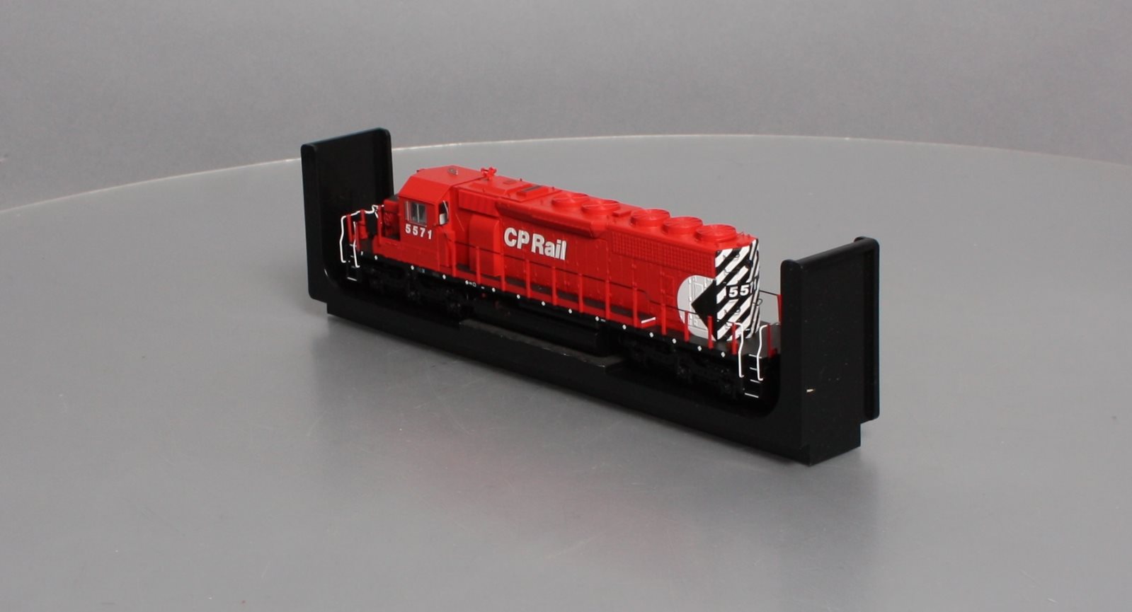 Bowser 24466 HO Scale CP Rail GMD SD40-2 Diesel Engine #5571 with DCC & Sound