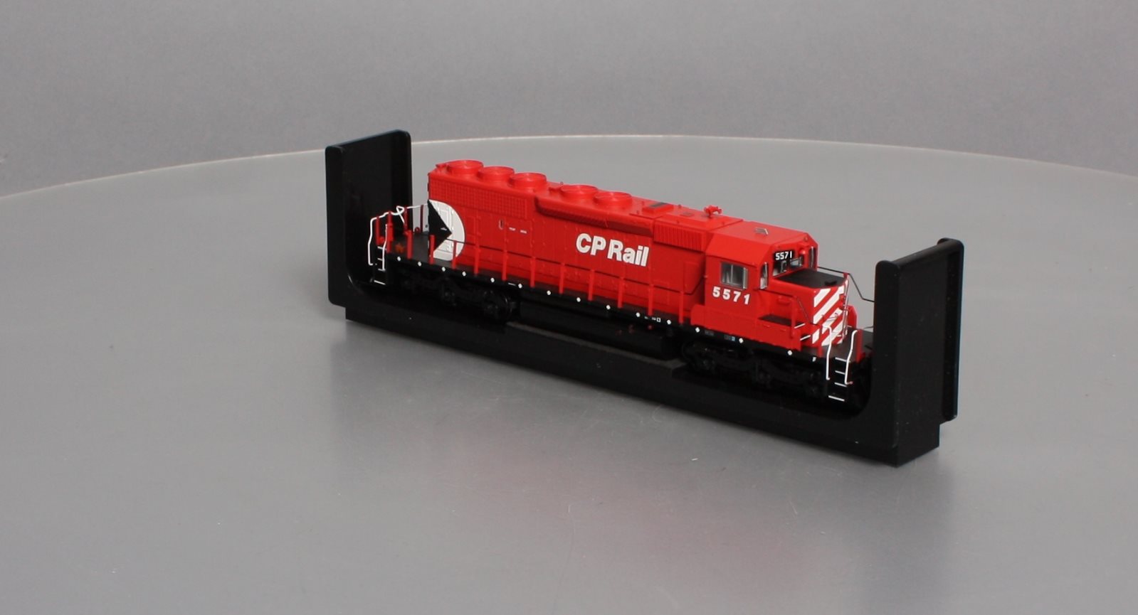 Bowser 24466 HO Scale CP Rail GMD SD40-2 Diesel Engine #5571 with DCC & Sound