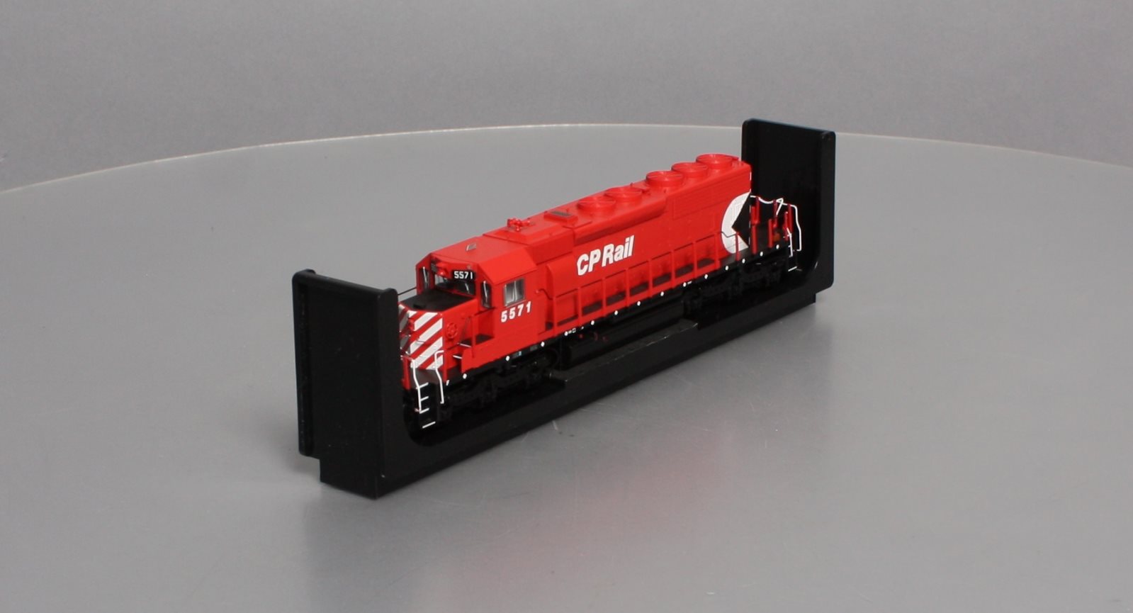 Bowser 24466 HO Scale CP Rail GMD SD40-2 Diesel Engine #5571 with DCC & Sound