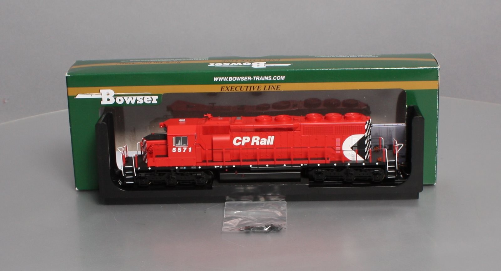Bowser 24466 HO Scale CP Rail GMD SD40-2 Diesel Engine #5571 with DCC & Sound