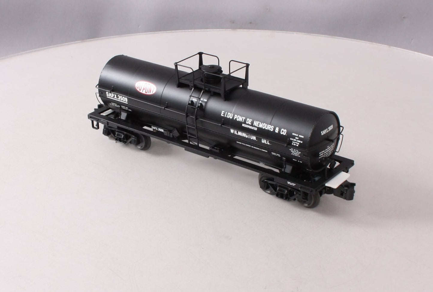 Atlas 3005516-1 O Gauge DuPont 11,000 Gallon Tank Car #3509 - 3 Rail