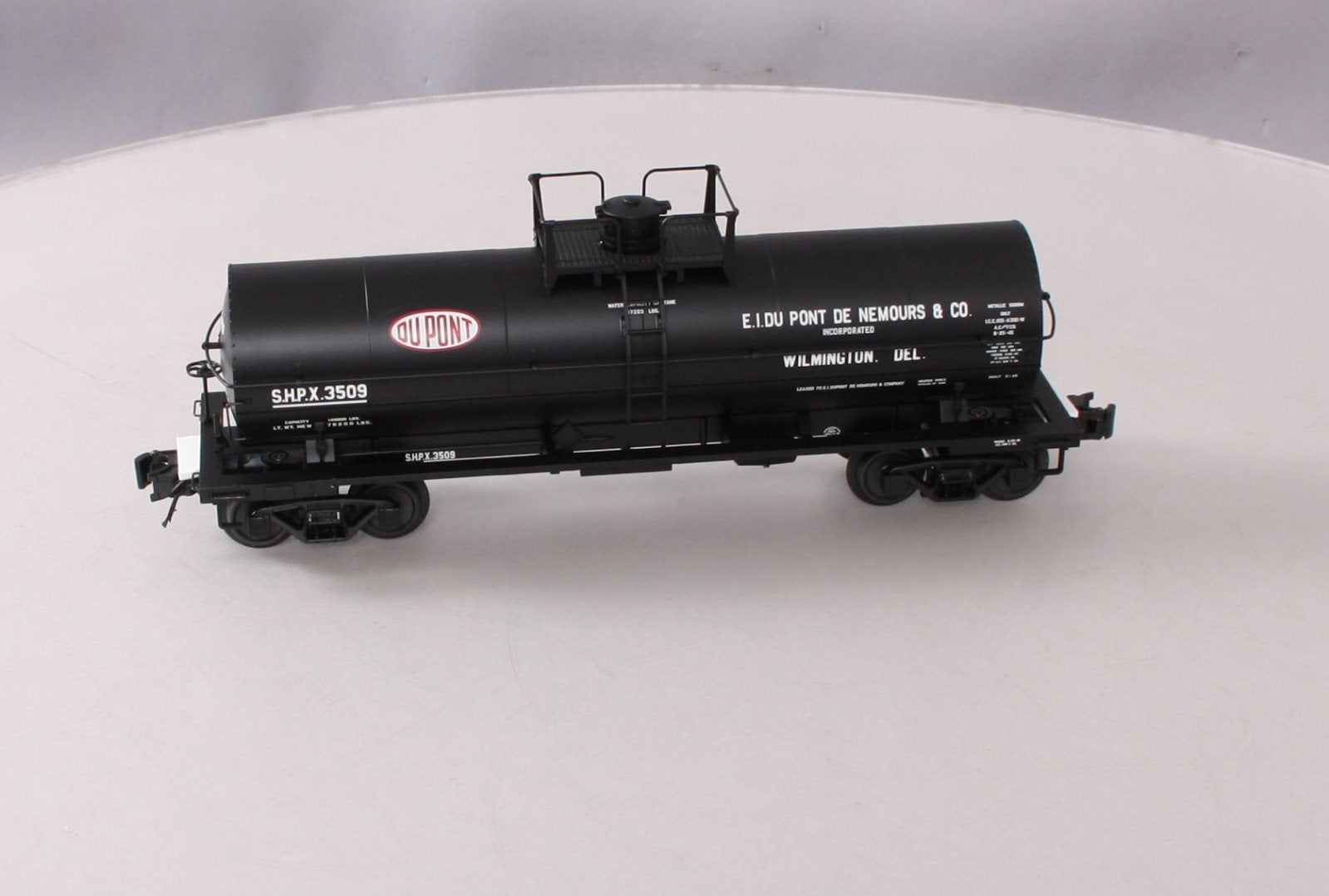 Atlas 3005516-1 O Gauge DuPont 11,000 Gallon Tank Car #3509 - 3 Rail