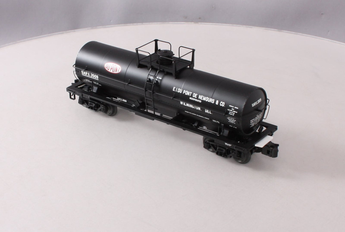 Atlas 3005516-1 O Gauge DuPont 11,000 Gallon Tank Car #3509 - 3 Rail