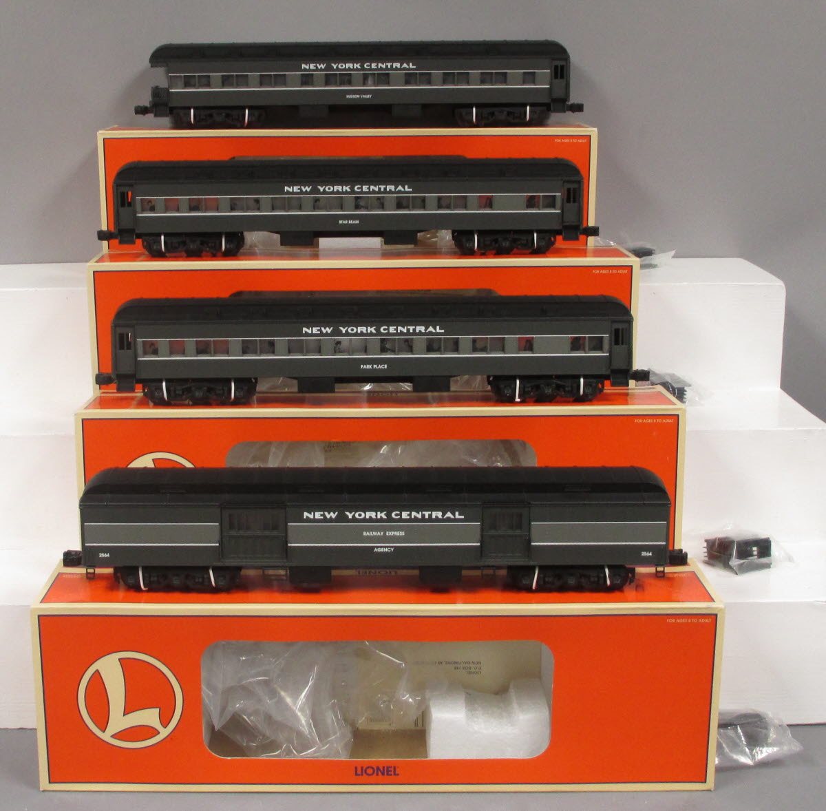 Lionel 6-19079 O Gauge New York Central Heavyweight 4-Pack Passenger Car Set