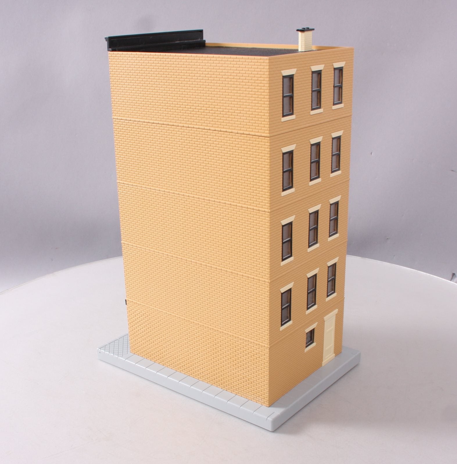 MTH 30-90381 O Gauge Yankee Clipper Hotel 5-Story w/Blinking Sign