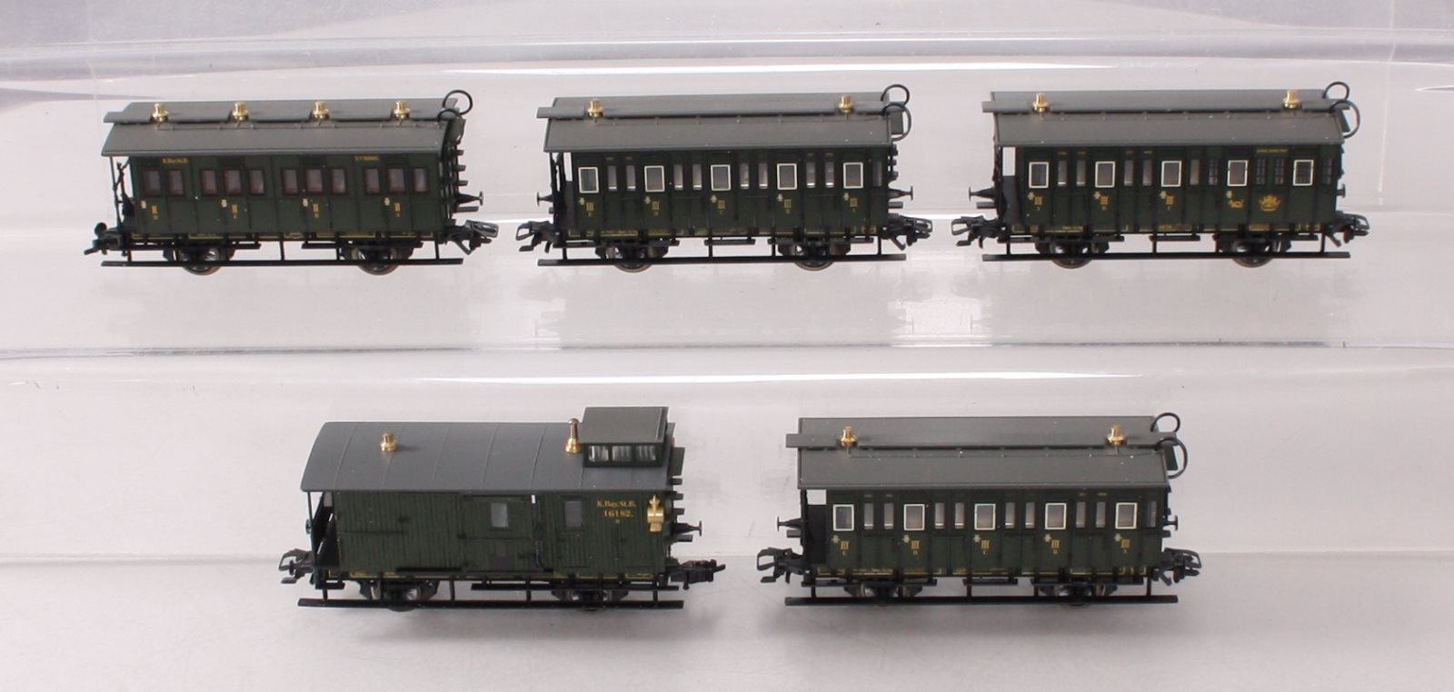 Trix 24884 HO Royal Bavaruan State Railway 5-Car Passenger Set