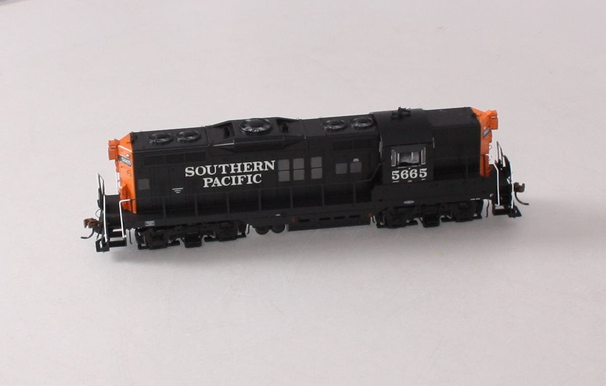 Athearn G64240 HO Southern Pacific GP9 Diesel Locomotive #5665 w/ DCC