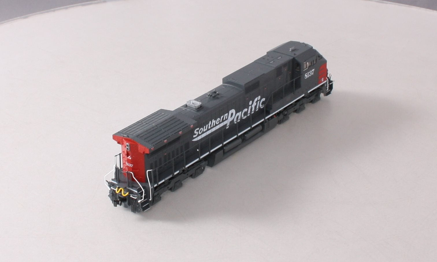 Kato 37-6622 HO Scale Southern Pacific C44-9W Diesel Locomotive #8137