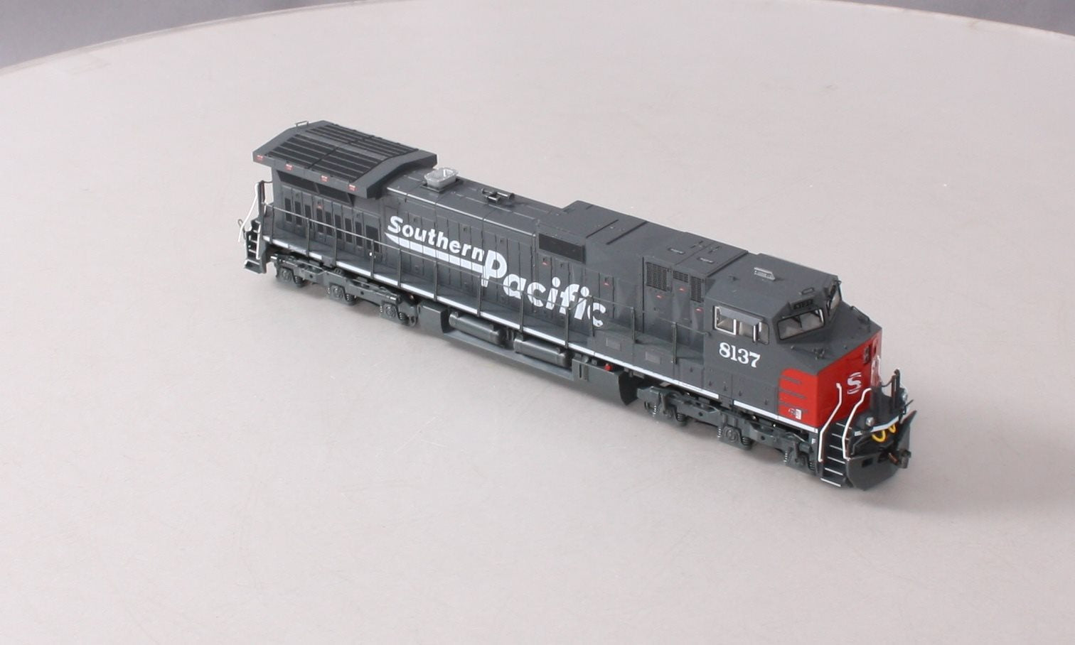 Kato 37-6622 HO Scale Southern Pacific C44-9W Diesel Locomotive #8137