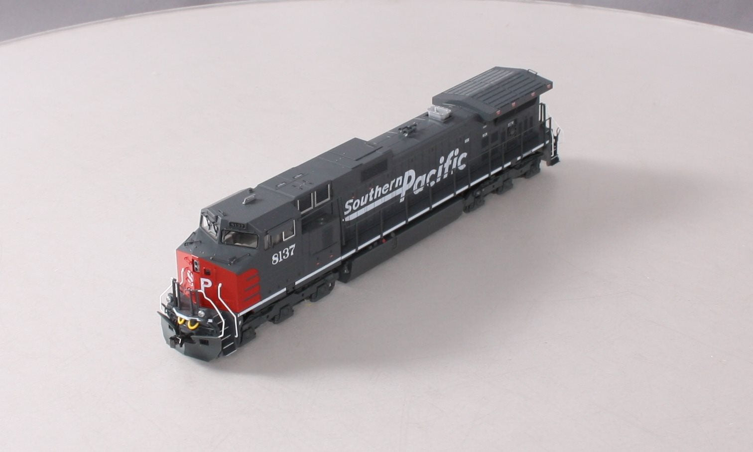 Kato 37-6622 HO Scale Southern Pacific C44-9W Diesel Locomotive #8137