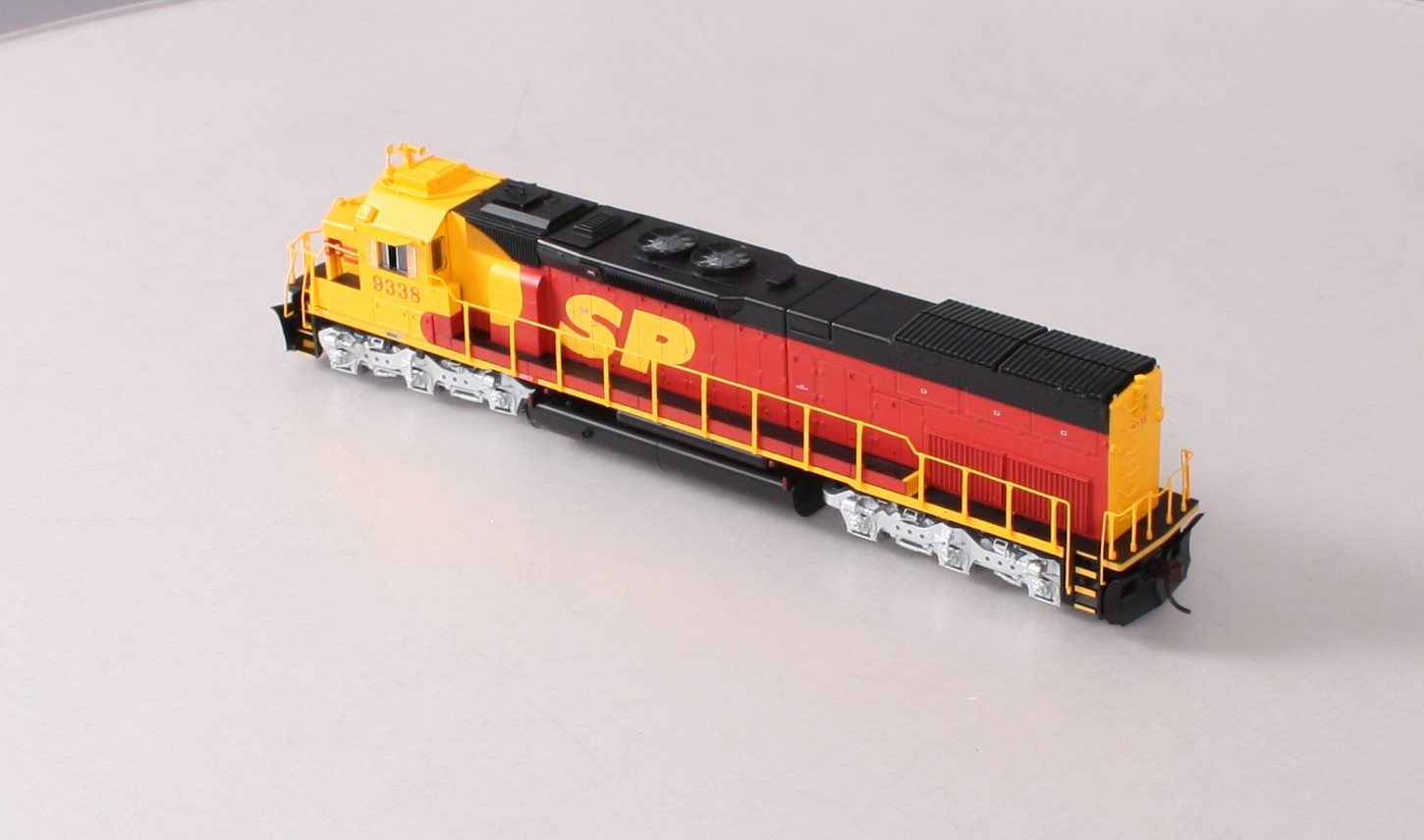 Athearn 88778 HO Scale Southern Pacific SD45T-2 Diesel Locomotive #9338