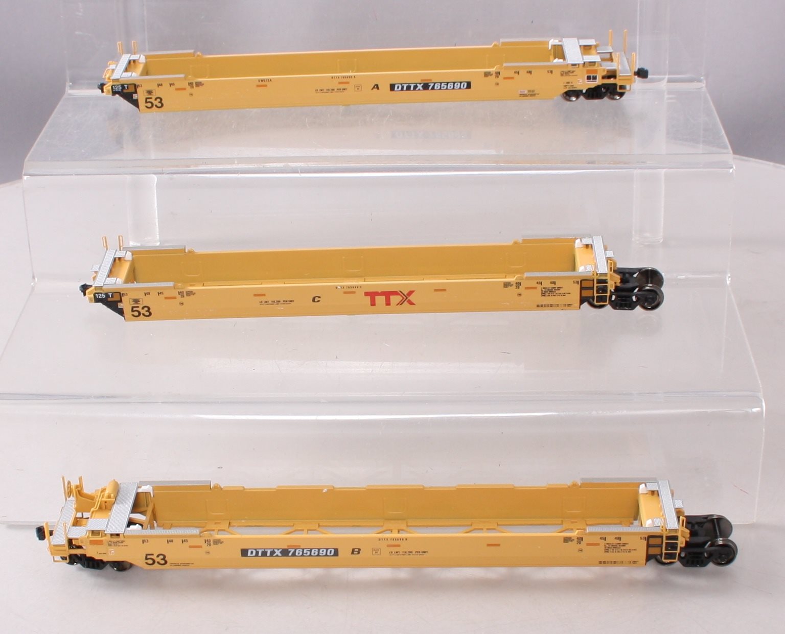 Kato 30-9042 Gunderson Maxi IV Double Stack 3 Unit Well Car Set #765690