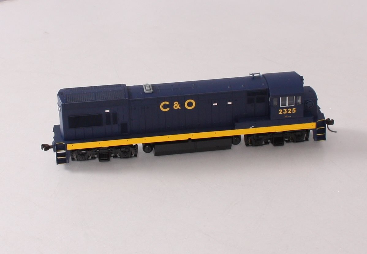Atlas 8668 HO Chespeake & Ohio U23B Diesel Locomotive #2325