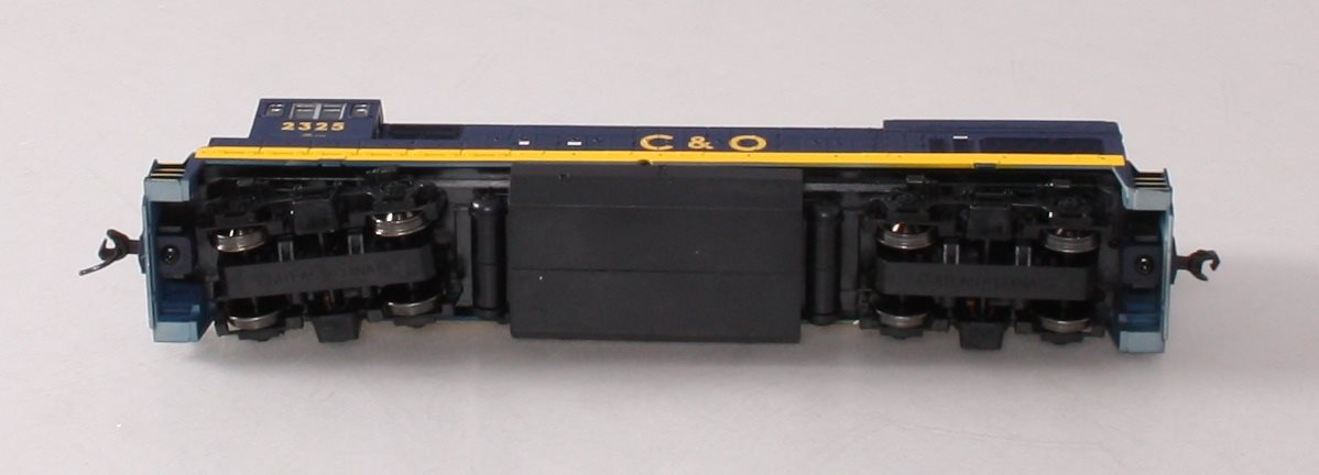 Atlas 8668 HO Chespeake & Ohio U23B Diesel Locomotive #2325