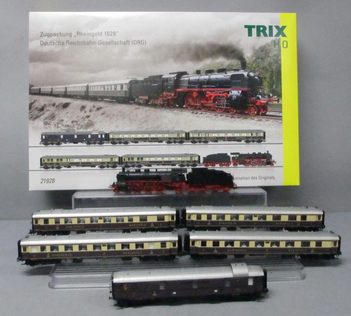 Trix 21928 HO 1928 Rheingold Steam Train Set
