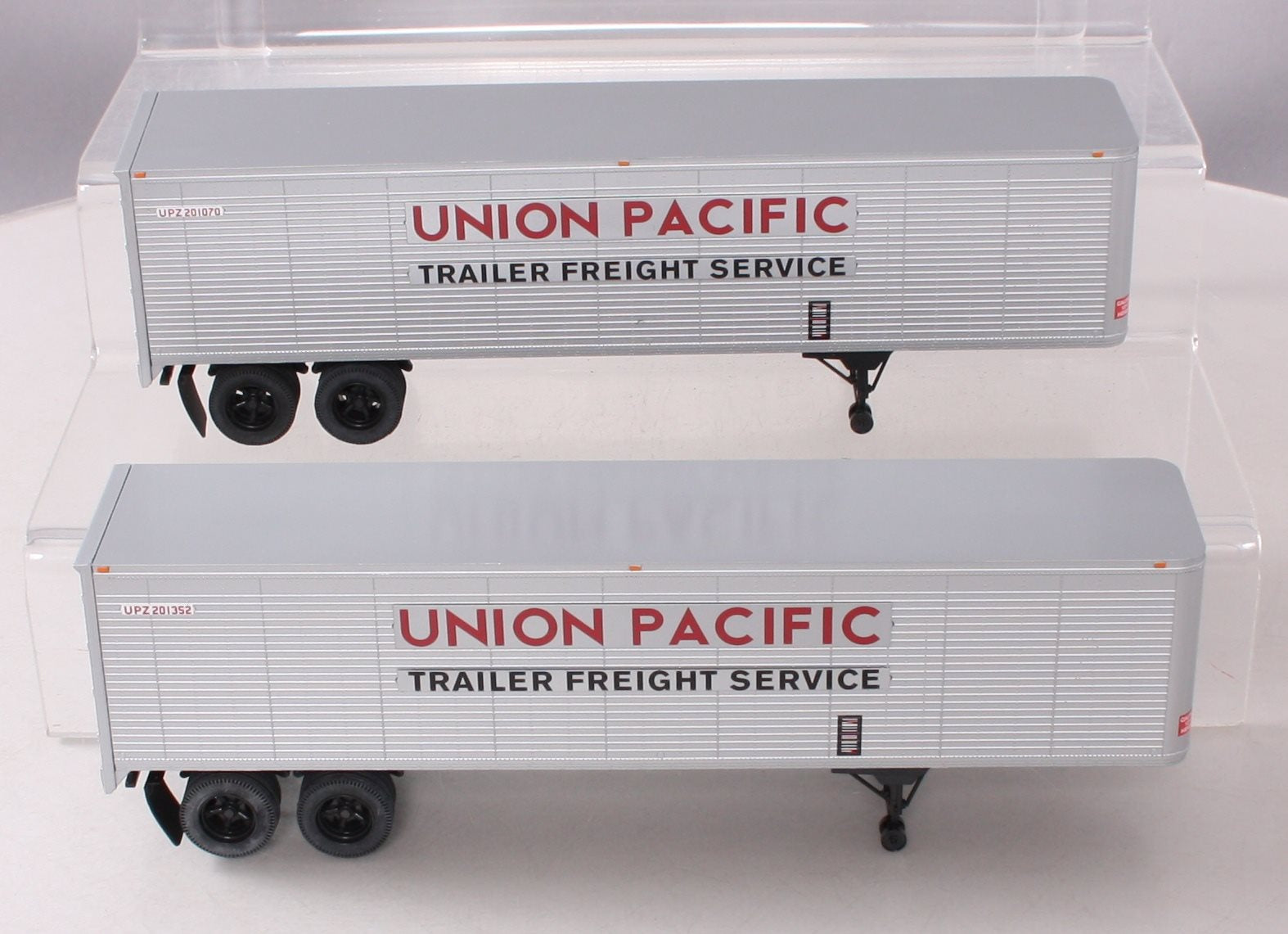 Lionel 6-83585 O Gauge Union Pacific 40' Trailer 2-Pack
