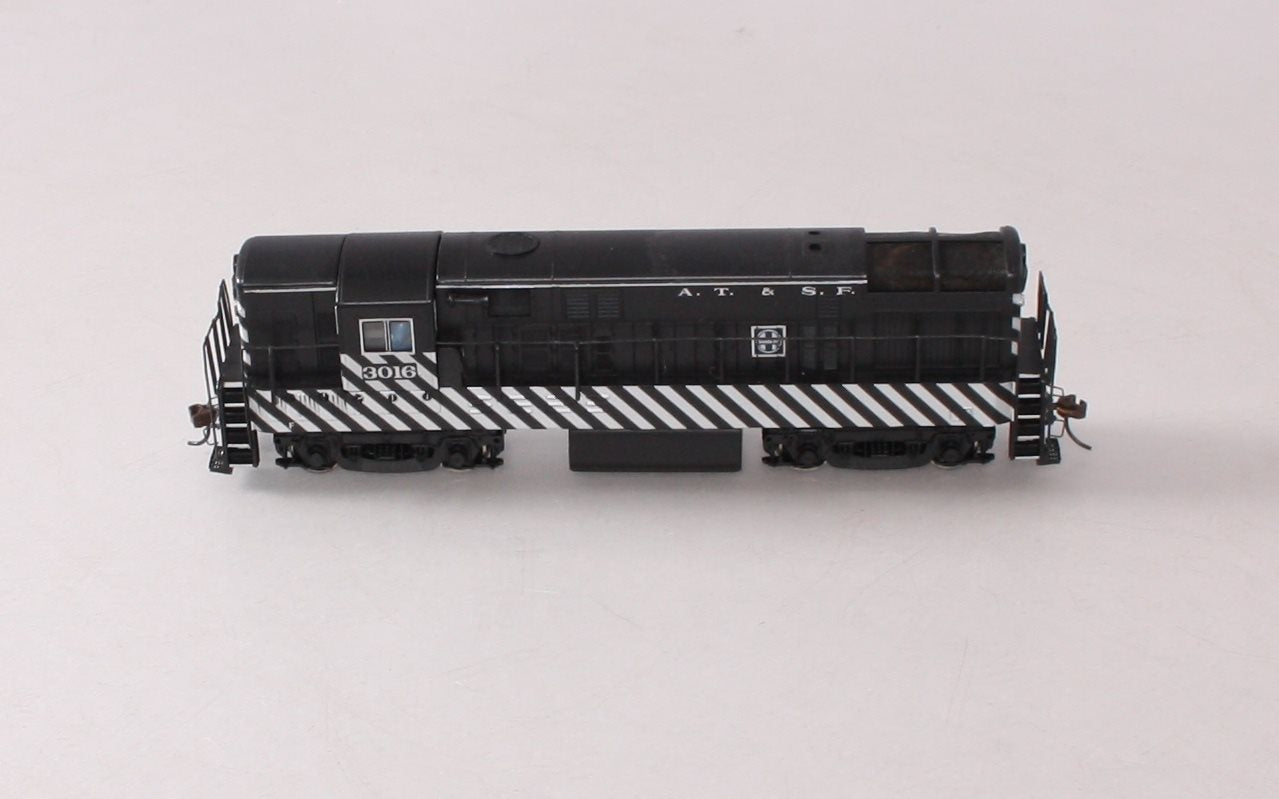 Bachmann 64102 HO Scale Santa Fe H16-44 Diesel Locomotive #3016