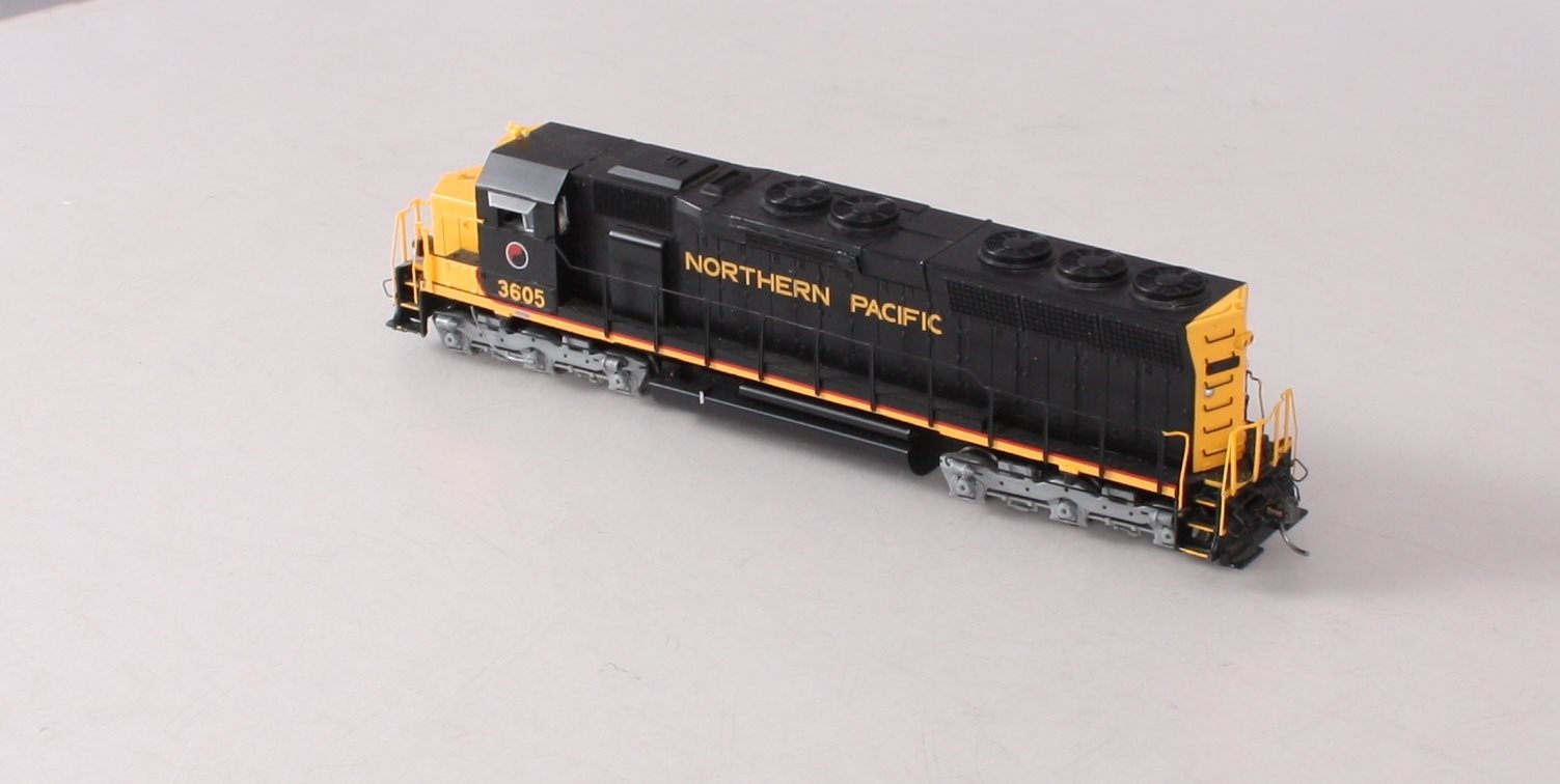 Bachmann 82713 HO Northern Pacific SD-45 Diesel Locomotive #3605 w/DCC