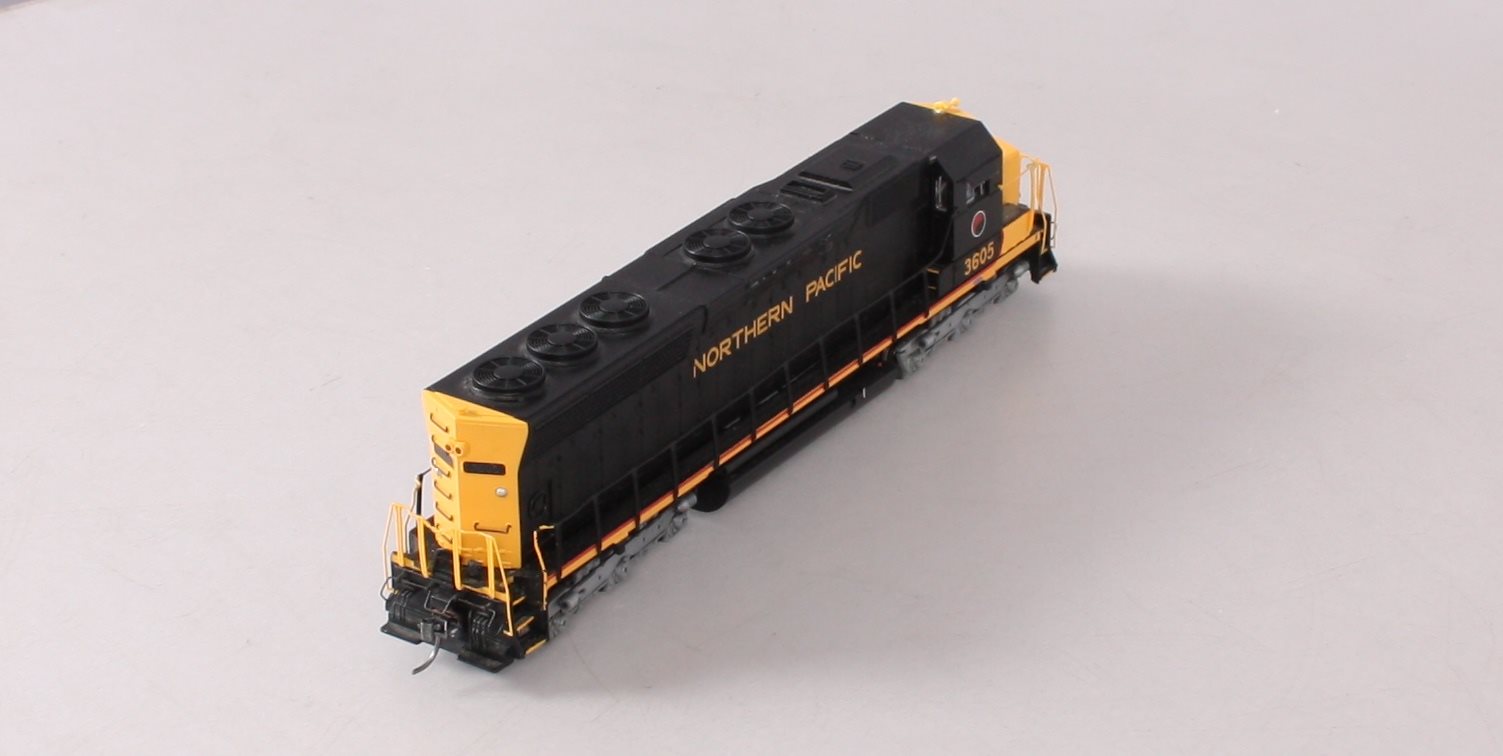 Bachmann 82713 HO Northern Pacific SD-45 Diesel Locomotive #3605 w/DCC