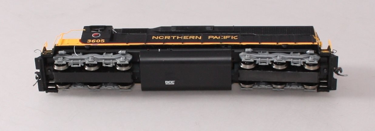 Bachmann 82713 HO Northern Pacific SD-45 Diesel Locomotive #3605 w/DCC