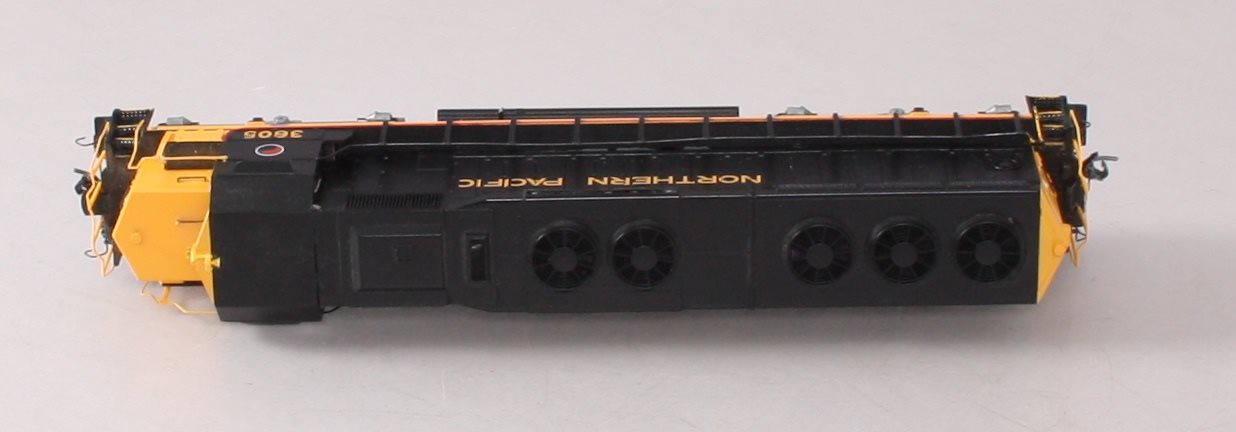 Bachmann 82713 HO Northern Pacific SD-45 Diesel Locomotive #3605 w/DCC