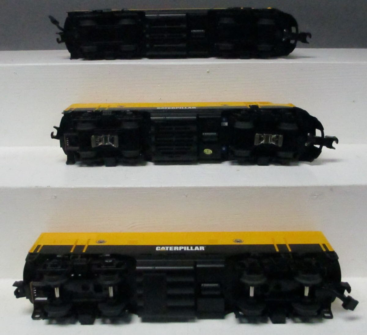 MTH 30-2849-1 O Gauge Caterpillar F-3 ABA Diesel Engine Set w/PS2 #208A/209A