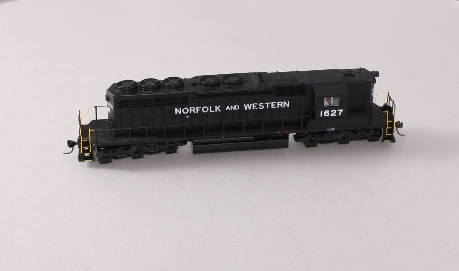 Broadway Limited 1249 HO Norfolk & Western Diesel EMD SD40-2 High Hood #1627