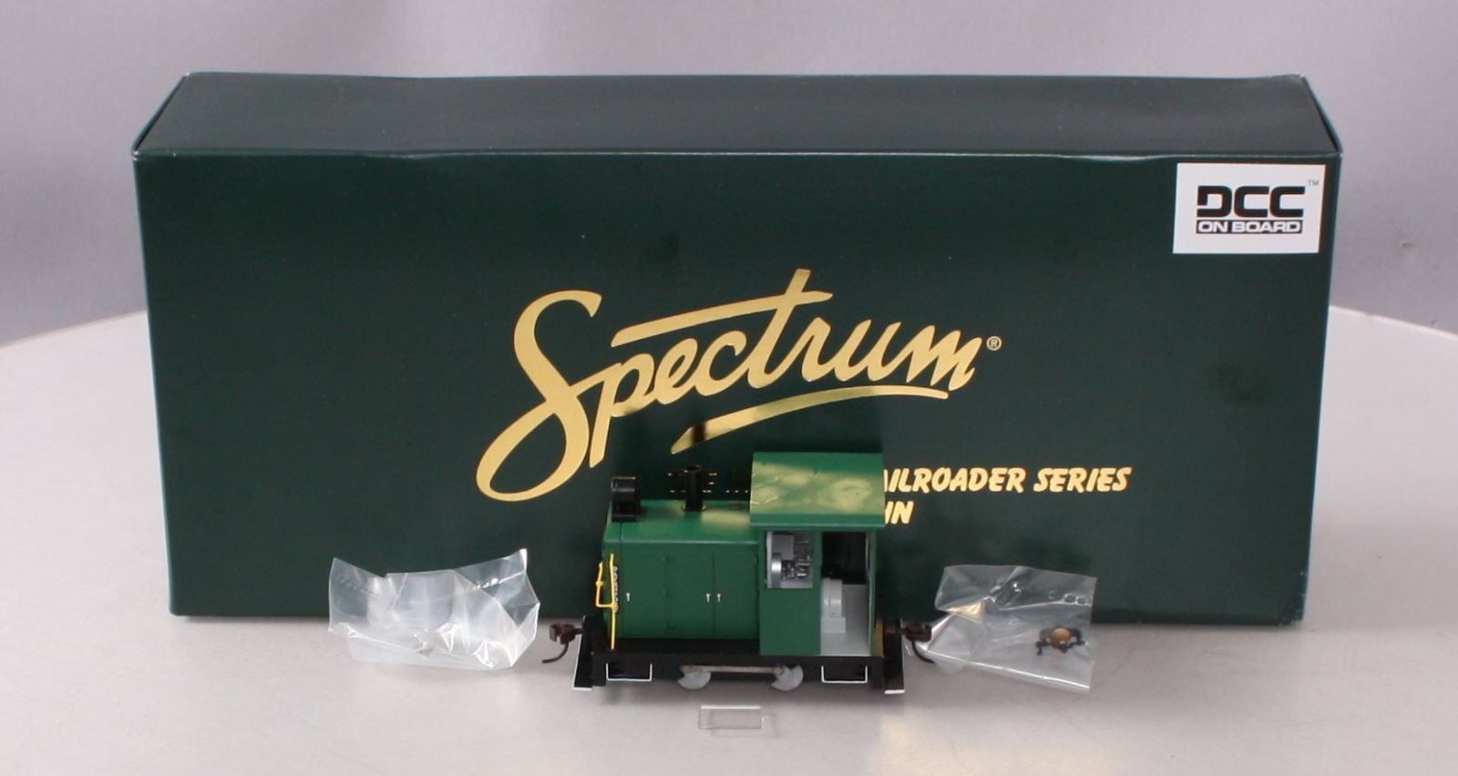 Bachmann 28198 On30 Painted & Unlettered 0-4-0 Side Rod Gas Mech Loco (Green)
