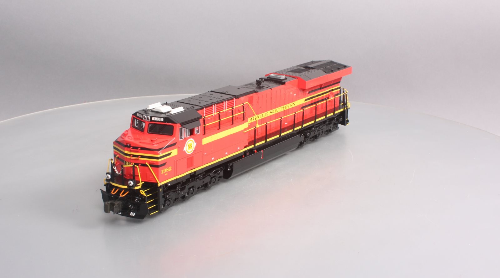 Lionel 6-38967 NS Heritage Legacy ES44AC Diesel Locomotive #1982