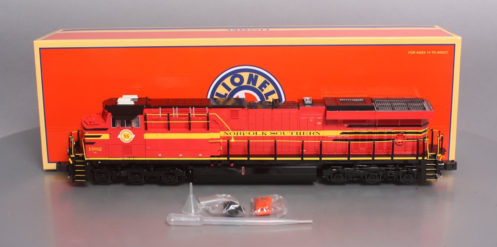 Lionel 6-38967 NS Heritage Legacy ES44AC Diesel Locomotive #1982