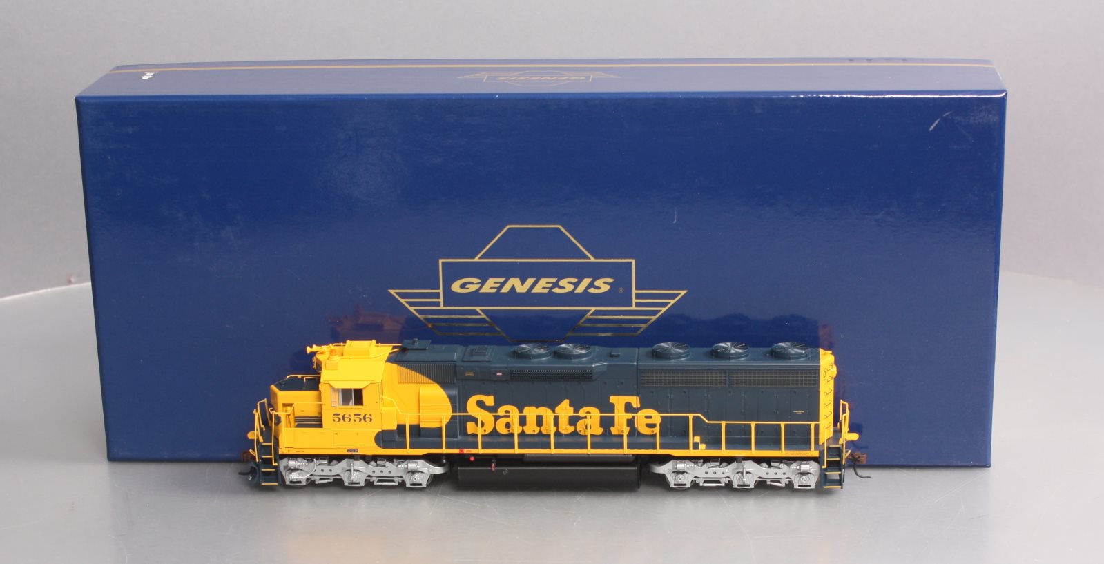 Athearn G67215 HO Santa Fe SD45-2 Diesel Locomotive w/DCC & Sound #5656