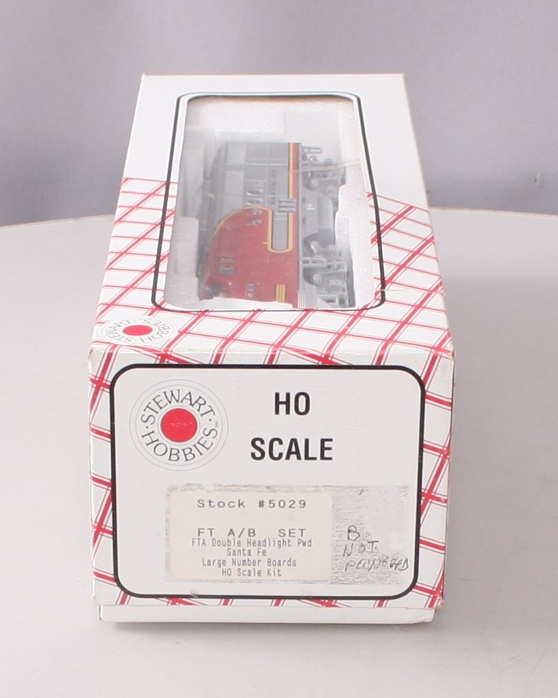 Stewart 5029 HO Santa Fe EMD FT A/B Powered/Dummy Diesel Locomotive Set