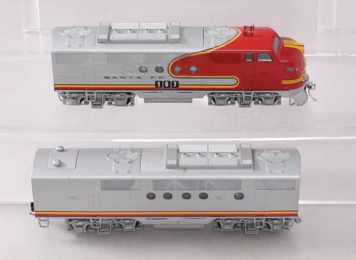 Stewart 5029 HO Santa Fe EMD FT A/B Powered/Dummy Diesel Locomotive Set