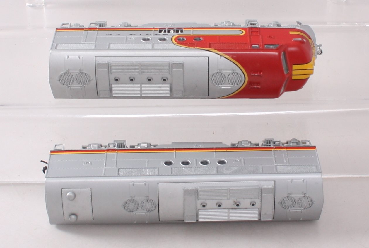 Stewart 5029 HO Santa Fe EMD FT A/B Powered/Dummy Diesel Locomotive Set