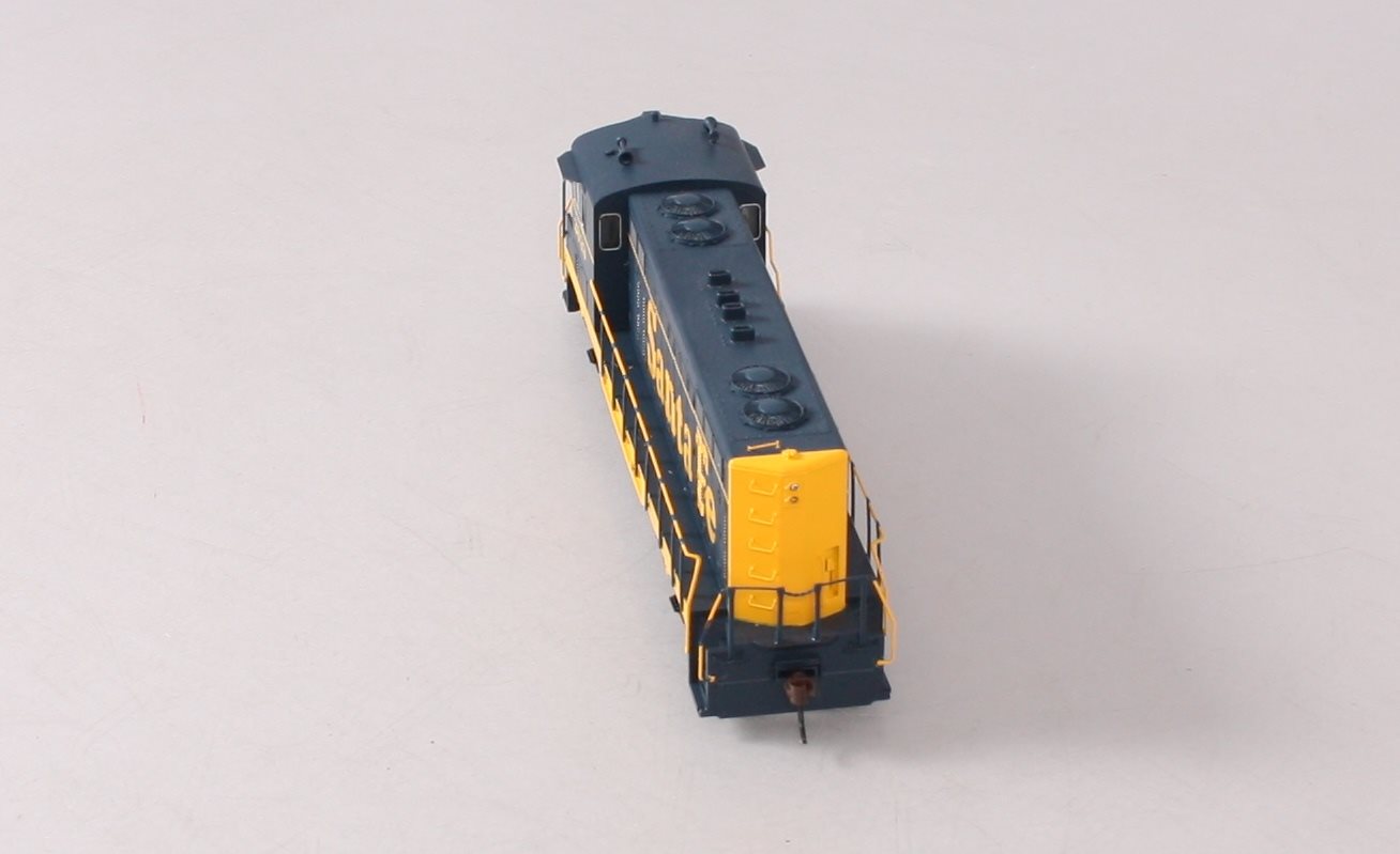 Athearn 89934 HO Santa Fe RTR CF7 Diesel Locomotive #2633
