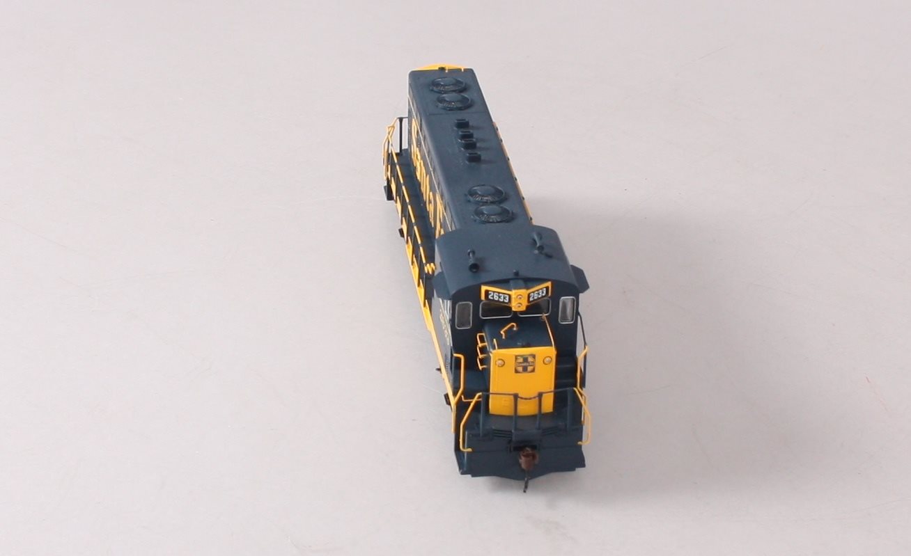 Athearn 89934 HO Santa Fe RTR CF7 Diesel Locomotive #2633